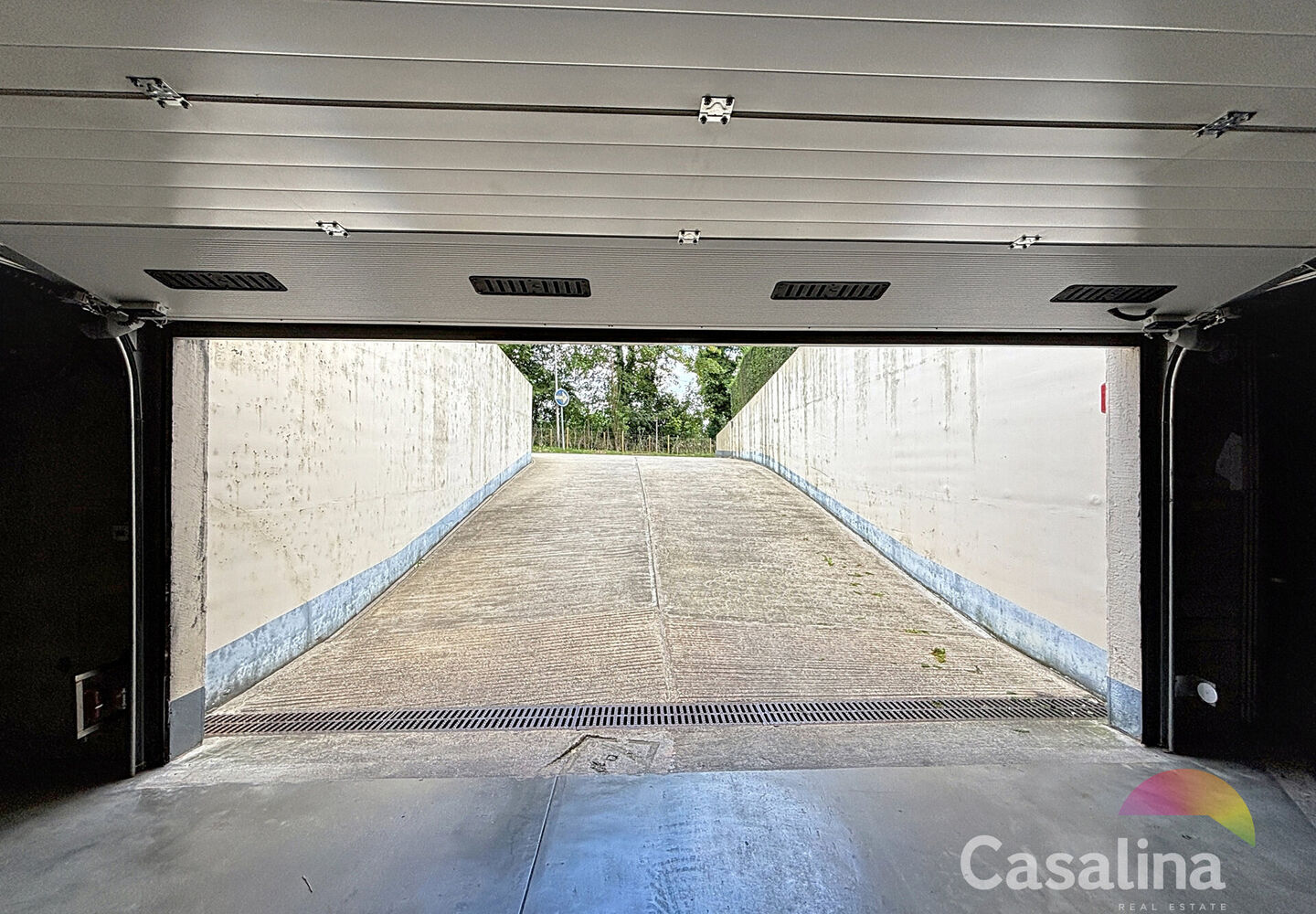 Closed garage for sale in Wezembeek-Oppem