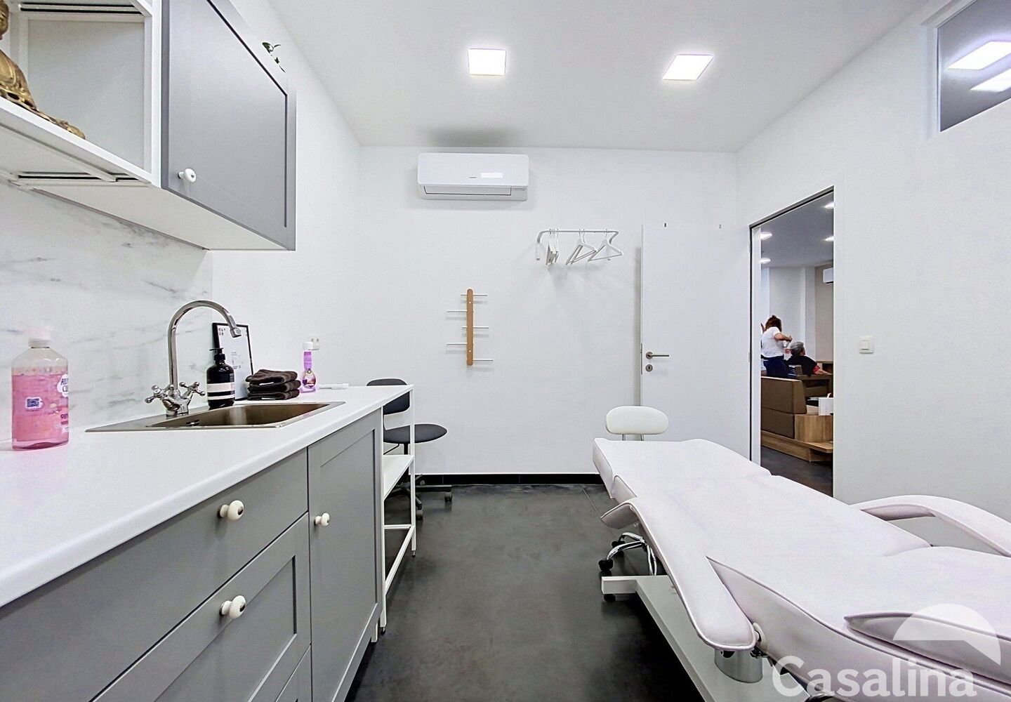 Coiffure/esthetique à louer à Evere
