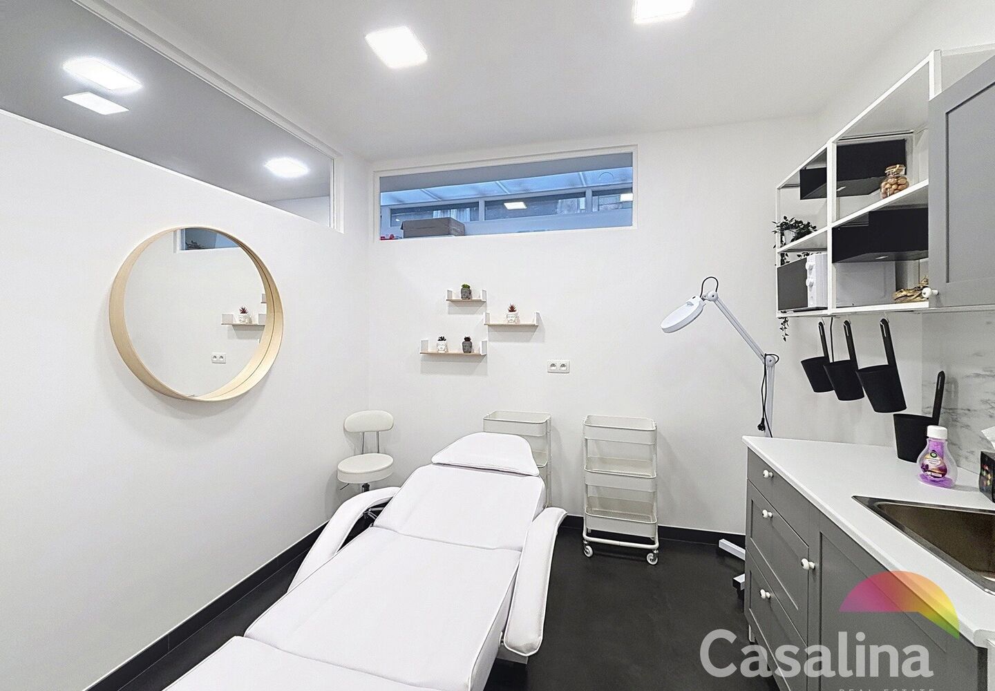 Coiffure/esthetique à louer à Evere