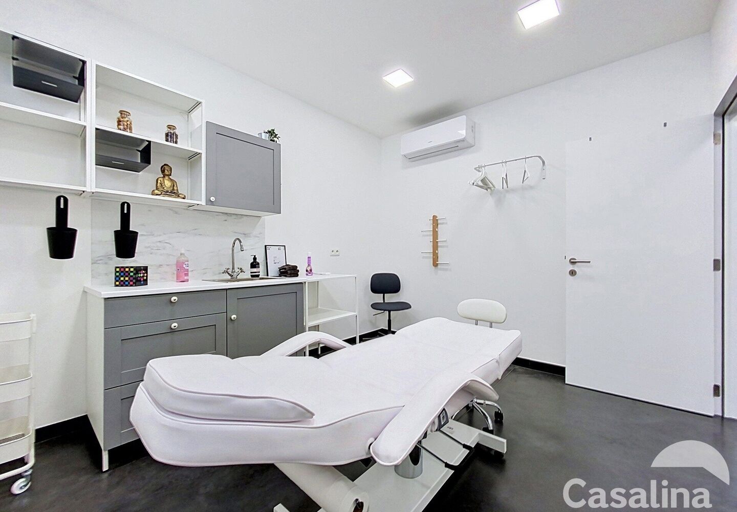 Hairstyle/beautician for rent in Evere