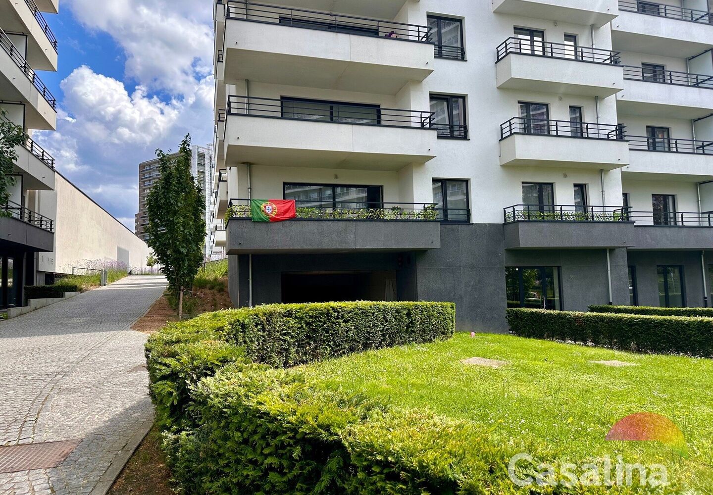 Inside parking for rent in Evere