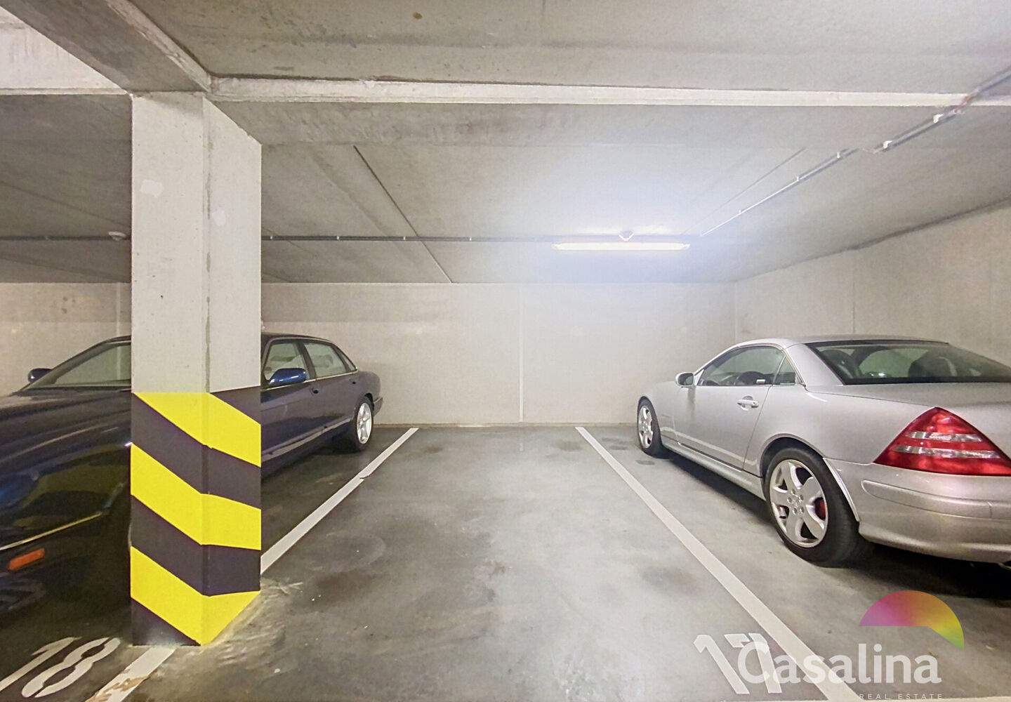 Inside parking for rent in Evere