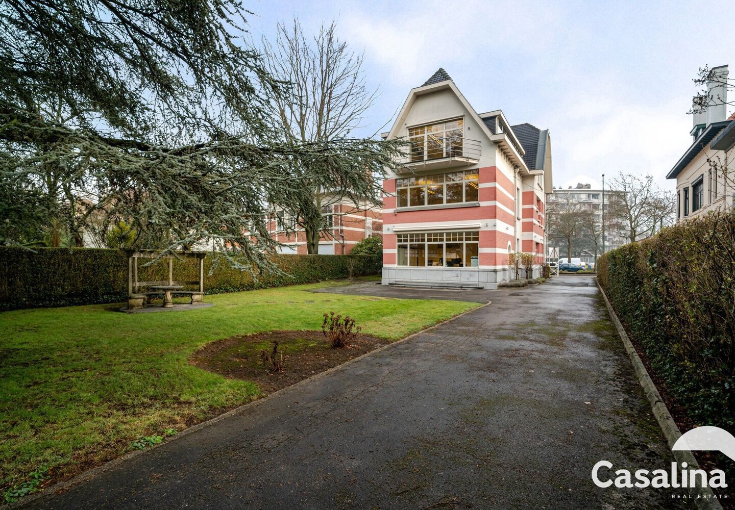 Multi-purpose building for rent in Schaerbeek