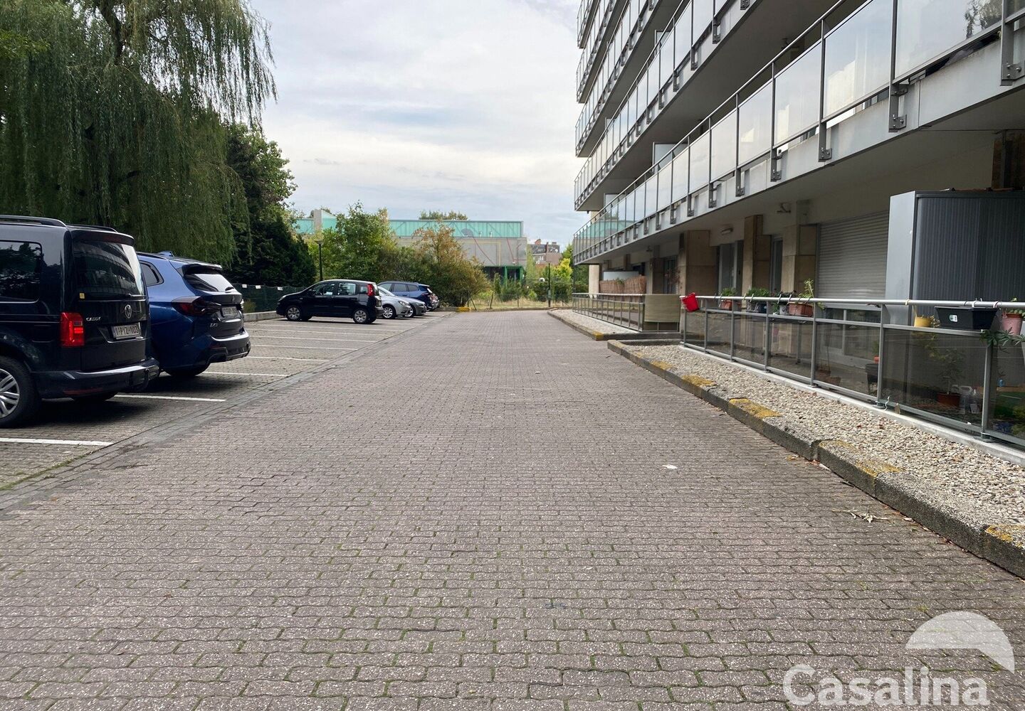 Outside parking for rent in Schaerbeek