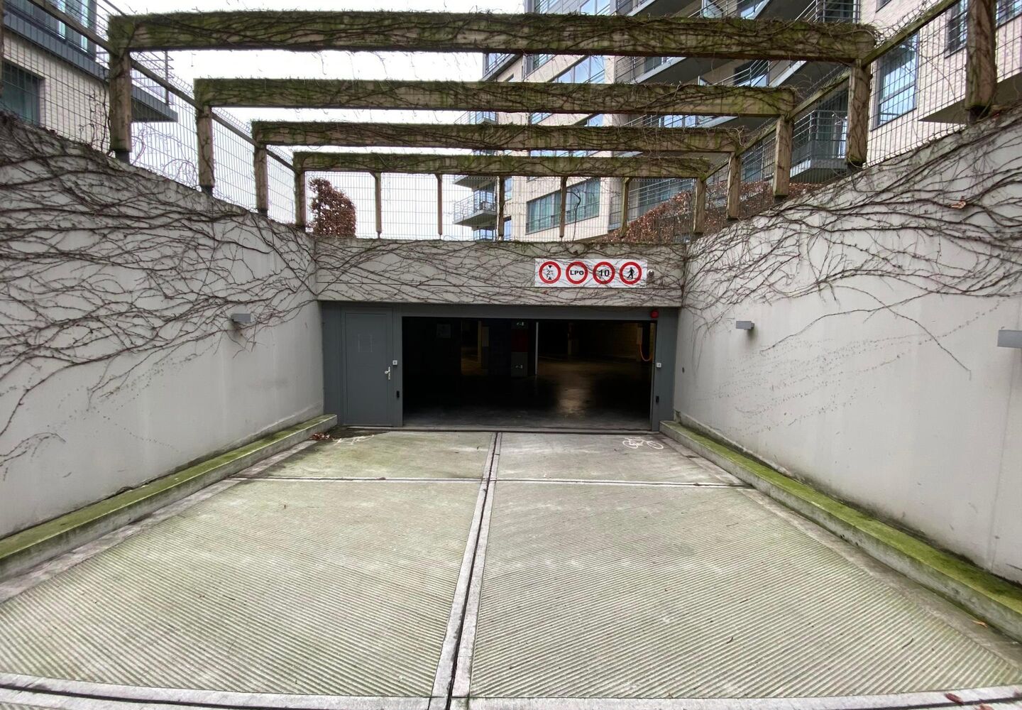 Parking intérieur à louer à Evere