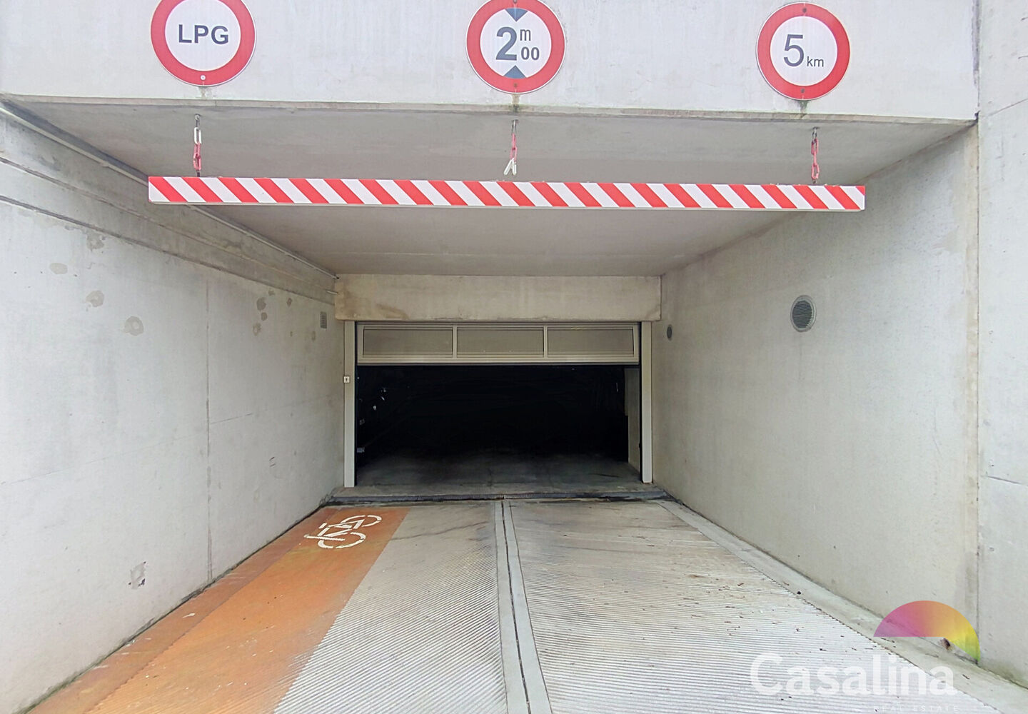 Parking intérieur à louer à Evere