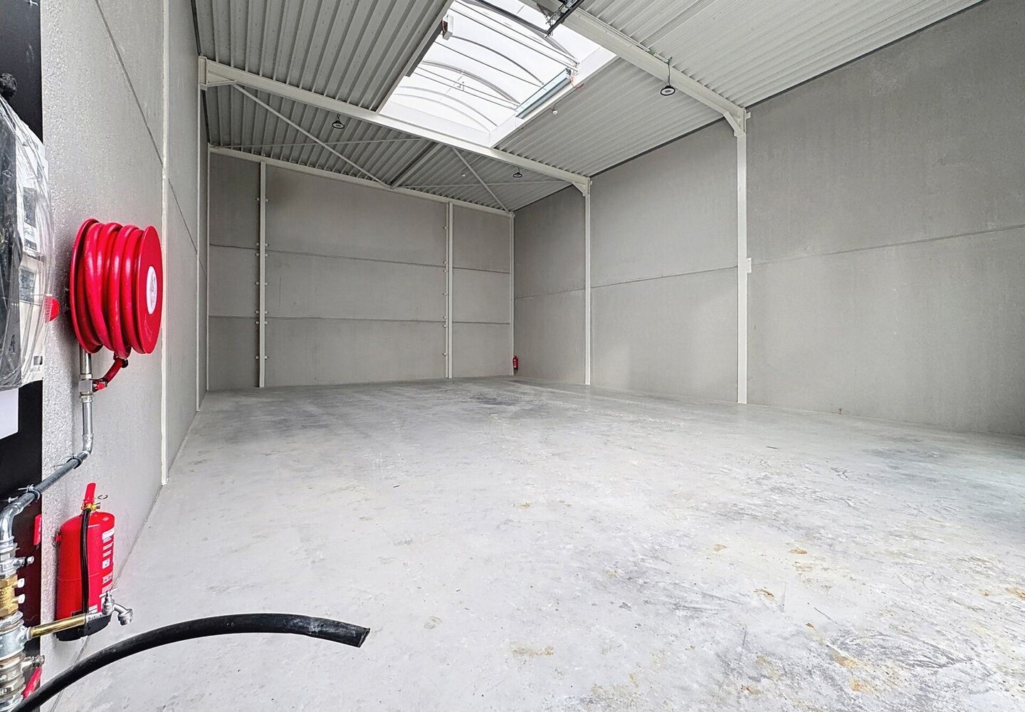 Warehouse for rent in Drogenbos