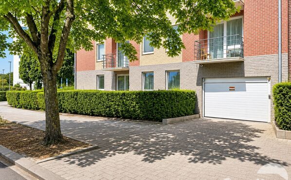 Binnenstaanplaats te koop in Evere