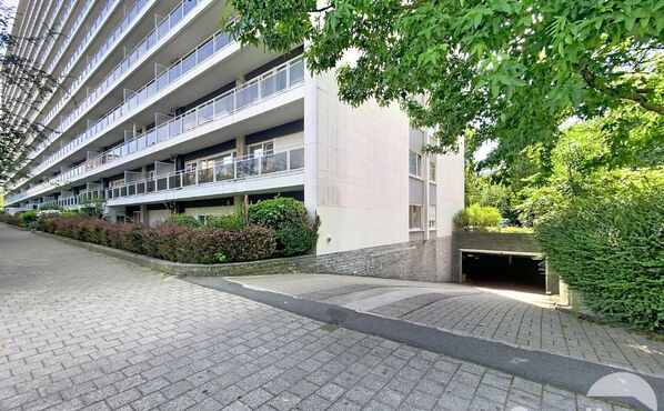 Binnenstaanplaats te koop in Evere