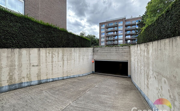Closed garage for sale in Wezembeek-Oppem
