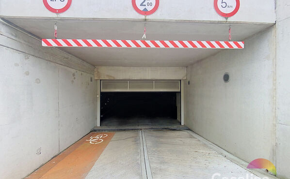 Parking intérieur à louer à Evere