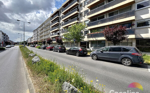 Rez-de-chaussée à vendre à Evere